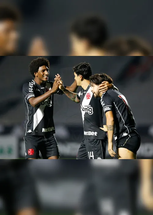 Imagem ilustrativa da imagem Em clássico aberto e com cinco gols, Vasco supera Botafogo no Engenhão