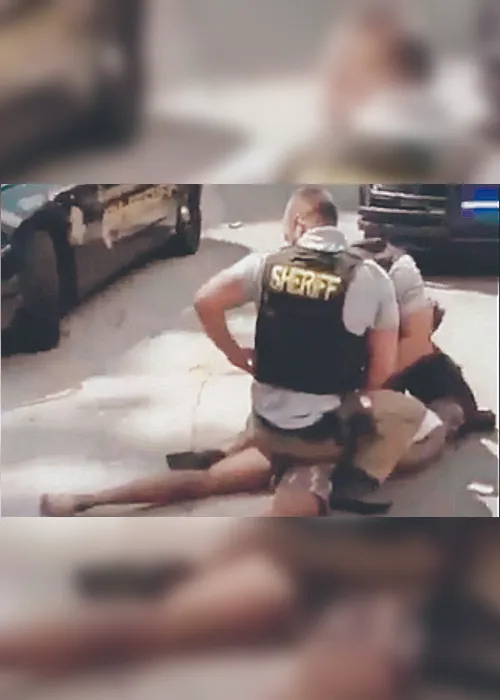 Imagem ilustrativa da imagem Policial é demitido após dar socos em homem negro nos EUA