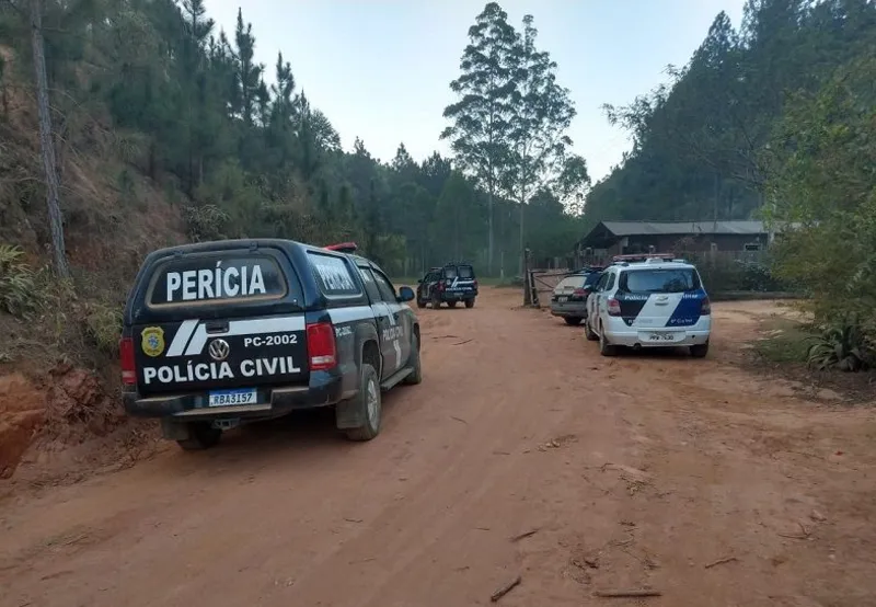 O corpo da vítima foi encontrado na tarde desta quinta-feira (16), em Caxixe, zona rural do município