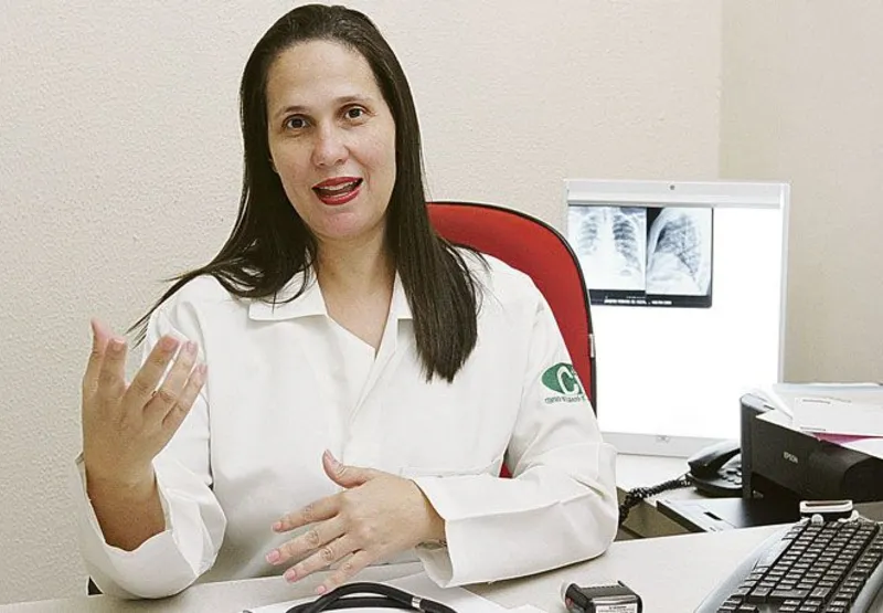 Pneumologista Karina Tavares: “Pacientes asmáticos que se cuidam têm característica funcional parecida com quem não 
tem nada”