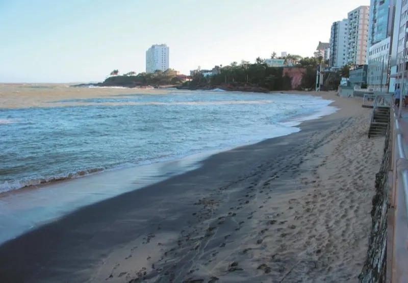 Praia da Areia Preta, em Guarapari: areias monazíticas