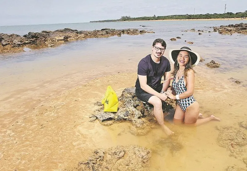  O casal Gabriel  e Stefany  na Praia dos Quinze: mais segurança e menos risco de contaminação