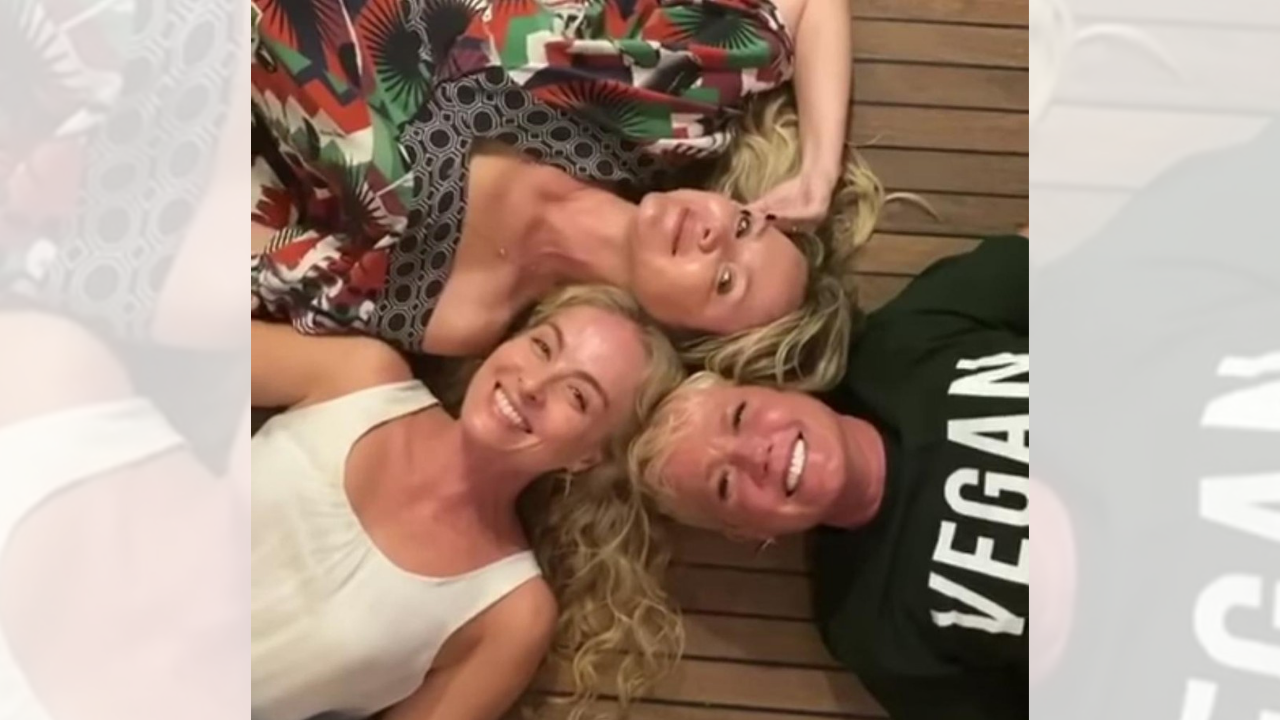 Angélica, Xuxa e Eliana se reencontram e posam para fotos (Foto: Reprodução Instagram)