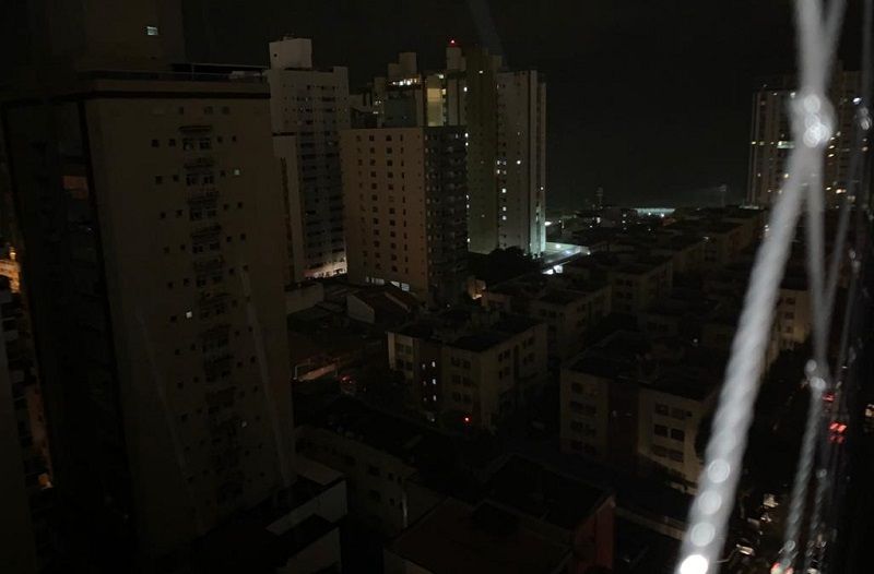 Morador de Itapuã registrou apagão no bairro (Foto: Enviada por leitor do Tribuna Online)