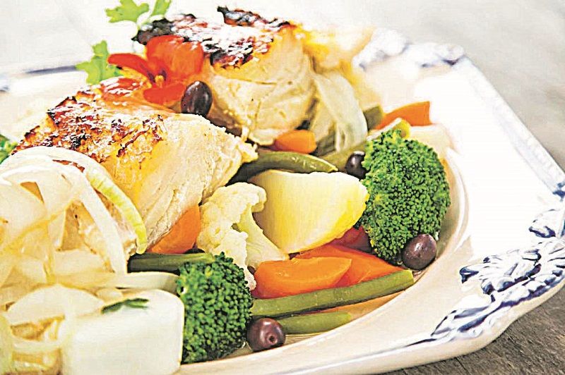 Bacalhau ao forno do restaurante português Lusitânia, Pedra Azul. (Foto: Divulgação/Jean Davies)