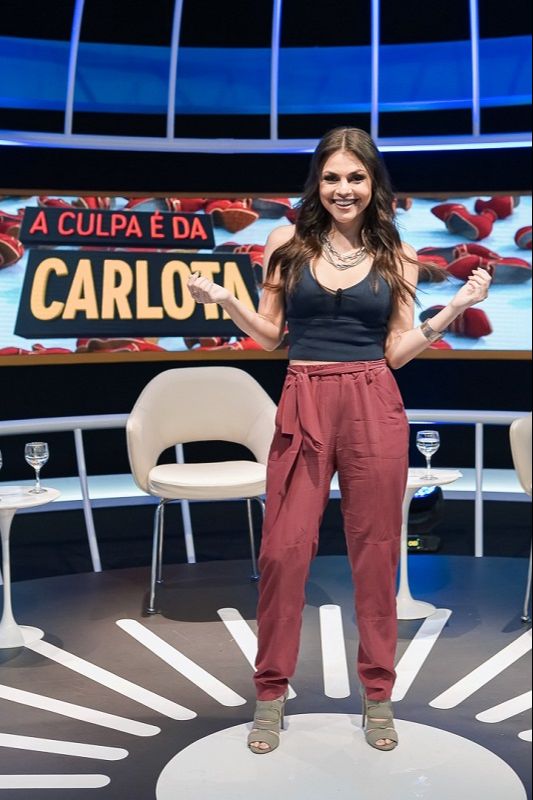 Bruna Louise, "A culpa é da Carlota" (Foto: Divulgação)