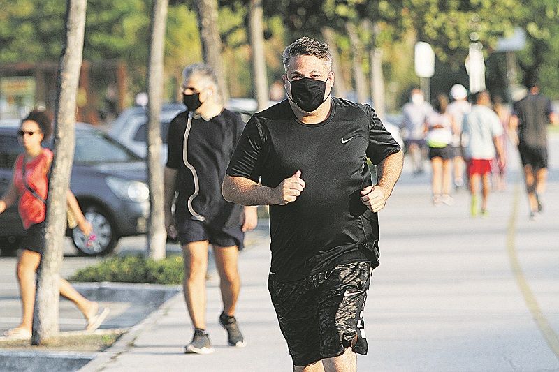 O empresário Paulo Dutra, de 40 anos, estava com a taxa de triglicerídeos alta e com o nível de colesterol no limite e por isso precisou mudar de hábitos (Foto: Dayana Souza/ AT)