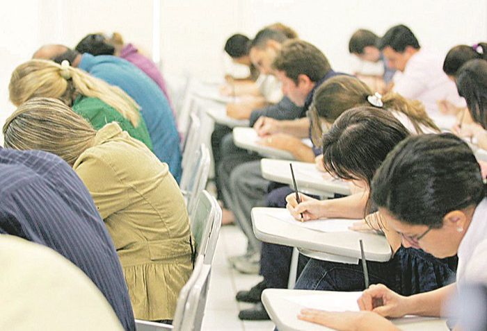 Candidatos durante prova: inscrições podem ser feitas no site www.selecao.es.gov.br, até a próxima sexta (Foto: Divulgação)