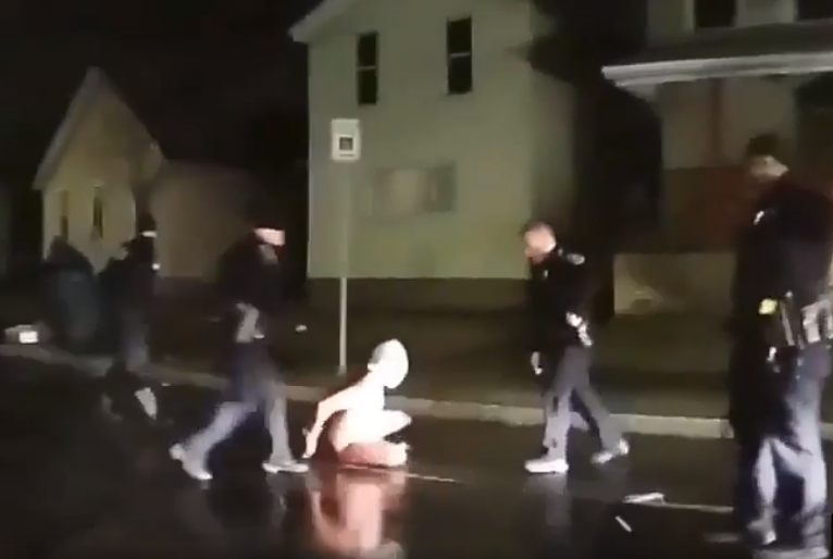 Vídeo mostra agressão a Daniel (Foto: Reprodução / Youtube)