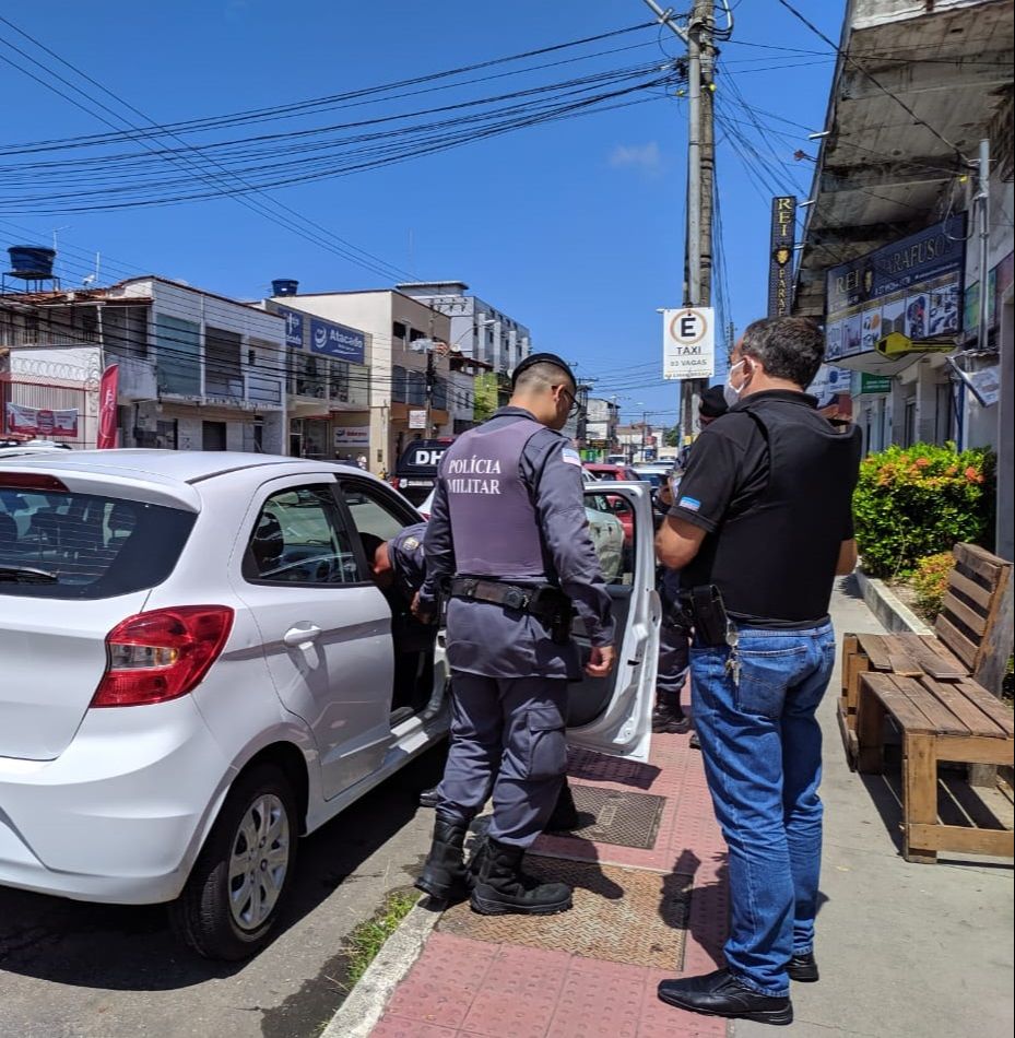 Vítima foi baleada no peito (Foto: Júlia Afonso)