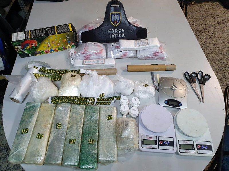 Droga apreendida no Complexo da Penha (Foto: Divulgação)