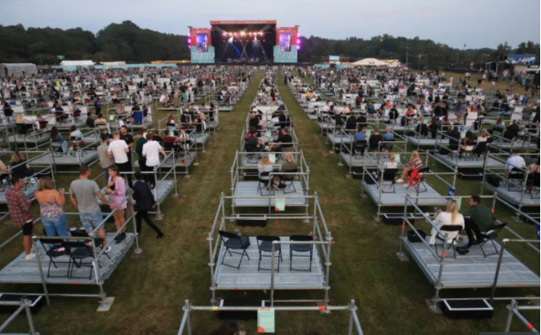Estrutura montada para o Festival em Newcastle, no Reino Unido pode servir de modelo para eventos no Espírito Santo (Foto: The Sun/Reprodução)
