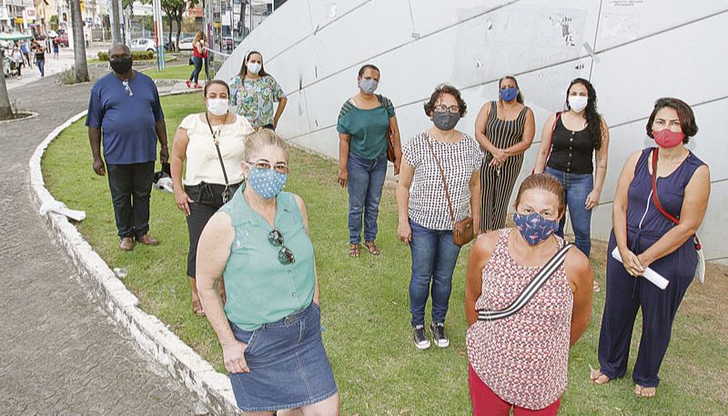 Professores, coordenadores, bibliotecários e auxiliares tiveram seus contratos encerrados no mês de março (Foto: Leone Iglesias / AT)