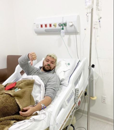 O humorista Victor Sarro, 31, está internado no Hospital Santa Maria (Foto: Reprodução/ Instagram @victorsarro)