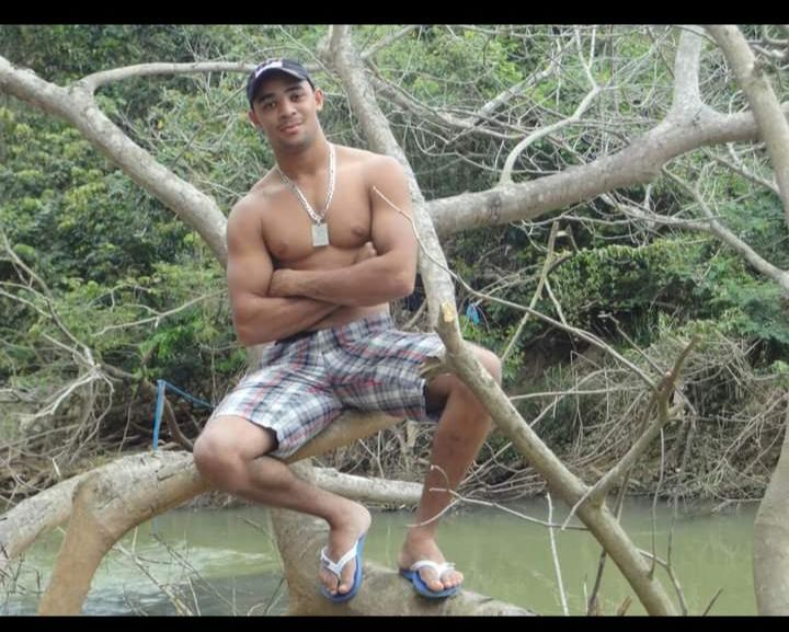 Motociclista foi identificado pela polícia como Leandro Araújo (Foto: Divulgação)