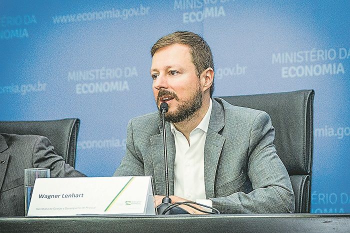Lenhart disse que o plano do governo brasileiro é seguir a França, que definiu demissão em cargos ultrapassados (Foto: Divulgação)