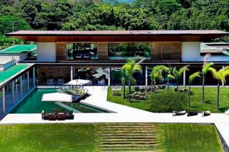 Mansão do craque Neymar, no Rio de Janeiro (Foto: Reprodução / Youtube)