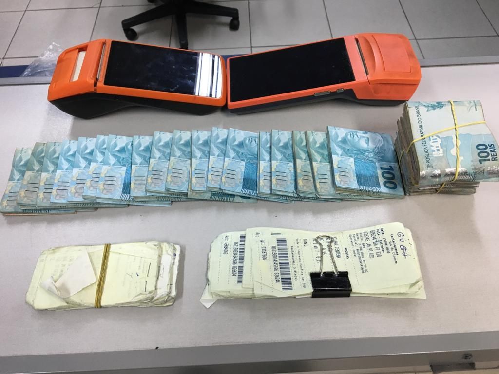 Material que foi apreendido em dois bares em Viana Sede (Foto: Divulgação/ PC)
