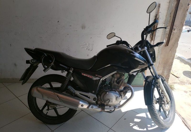A moto Honda Fan 150, de placa OYK1D97, foi roubada (Foto: Reprodução/Acervo Pessoal)