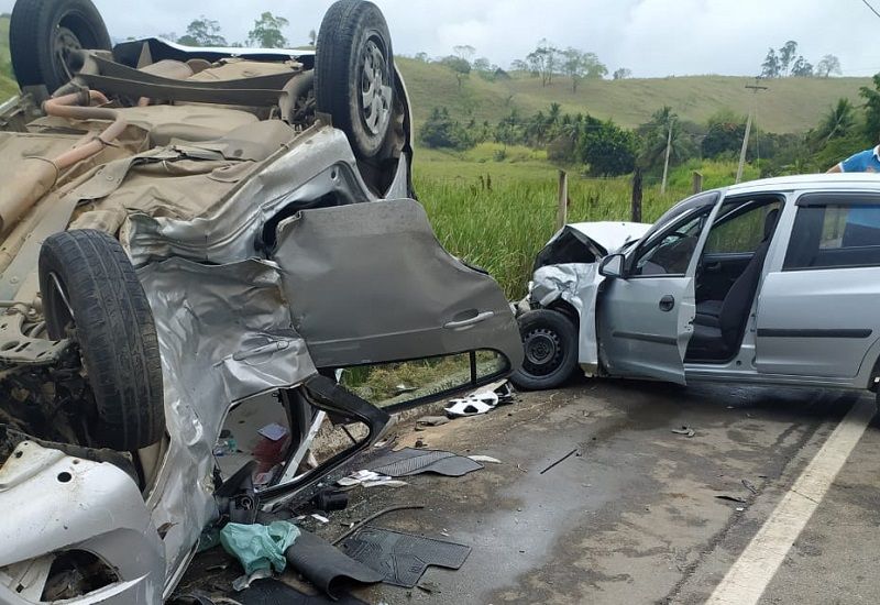 O acidente aconteceu na rodovia ES-164, que liga Cachoeiro de Itapemirim a Vargem Alta, na localidade de Santa Rosa (Foto: Divulgação)