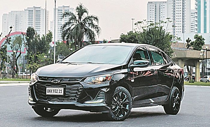 Modelo adota rodas, logotipos e grade em preto, entre outras novidades (Foto: Divulgação)