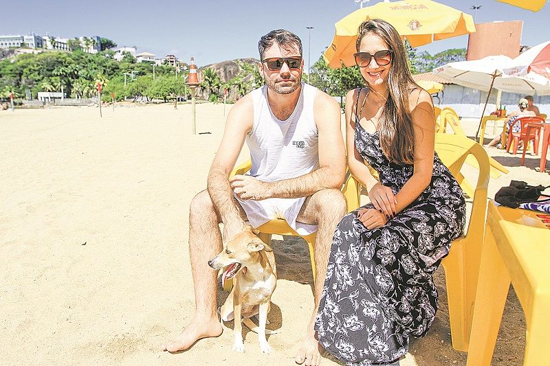 Os namorados Mauricio Protta e Jaíne Maria da Costa são de Lagoa Santa (MG) e curtiram a Curva da Jurema (Foto: Dayana Souza/AT)