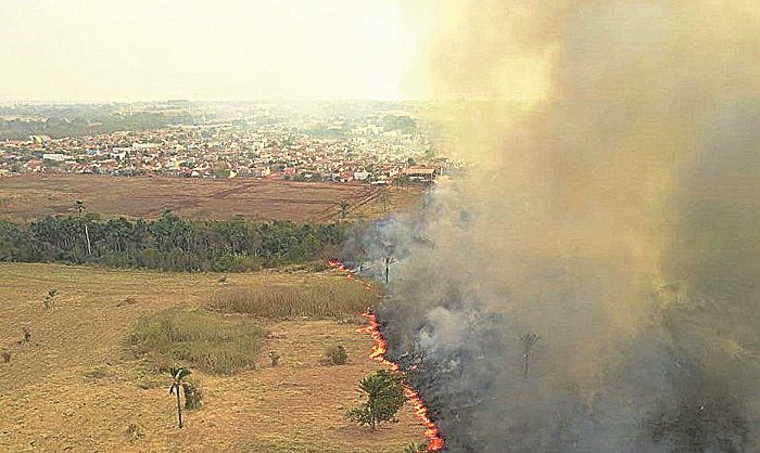 Foco de incêndio no Pantanal: mais de 2,9 milhões de hectares na região foram destruídos pelo fogo este ano (Foto: Mayke Toscano/Secom-MT)