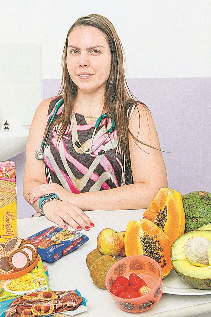 A pediatra Rachel Mocelin destaca riscos como obesidade e hipertensão entre os problemas causados por uma má alimentação (Foto: Beto Morais/AT)