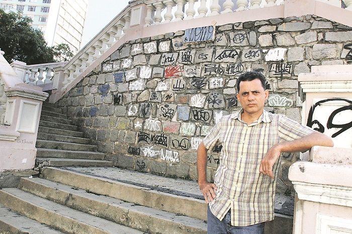 Líder comunitário, Lino Feletti disse que a pichação é um crime que lesa a imagem do centro histórico de Vitória (Foto: Kadidja Fernandes/AT)