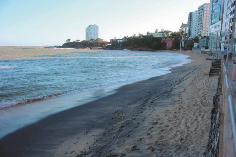 Praia da Areia Preta, em Guarapari: areias monazíticas (Foto: Roberta Bourguignon - 19/09/2017)