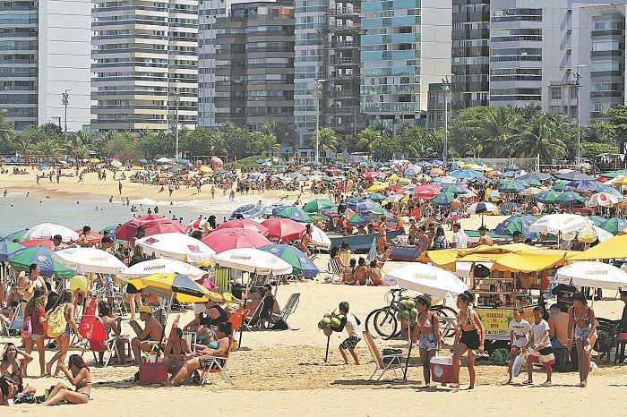 Praia da Costa, Vila Velha (Foto: Leone Iglesias/AT)