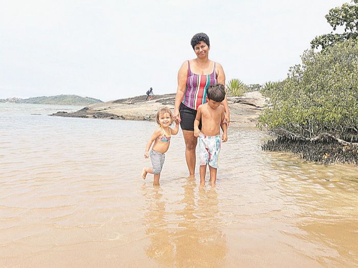 Rosana Lima de Oliveira Pereira, e os netos Miguel e Maria Luiza (Foto: Roberta Bourguignon)