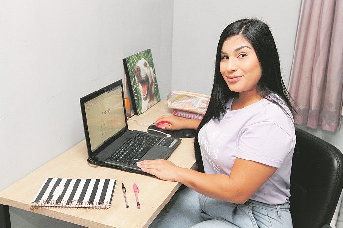 Universitária Ariane Dourado, por meio do Fies, ingressou no curso de Publicidade e Propaganda em 2017 (Foto: Fábio Nunes/TA)