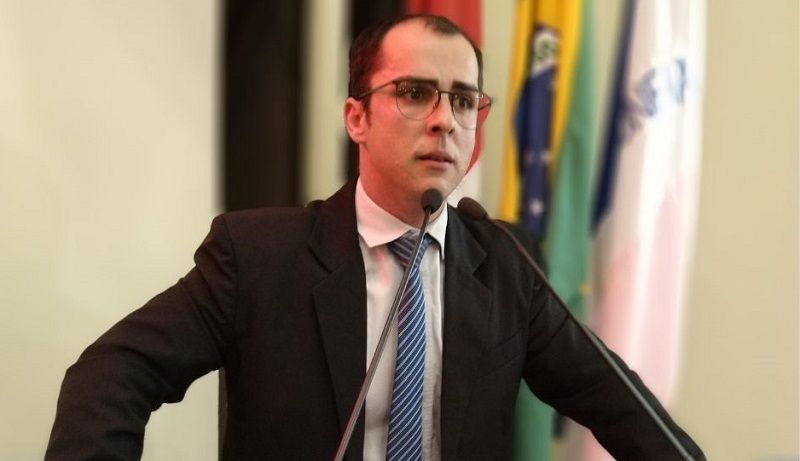 O vereador Deibson Pedron morreu aos 31 anos em decorrência da infecção por coronavírus (Foto: Divulgação/ Facebook)