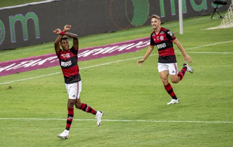 Jogadores do Flamengo comemoram