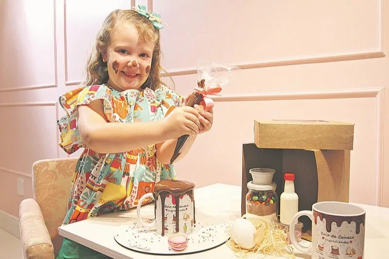 Sofia: "Eu gostei muito do bolo! Gostei da cobertura. Foi muito legal. Estava muito gostoso", disse a pequena de 5 anos.