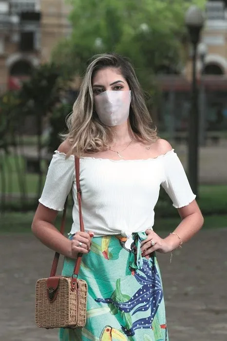Imagem ilustrativa da imagem Máscara que não esconde sorriso faz sucesso