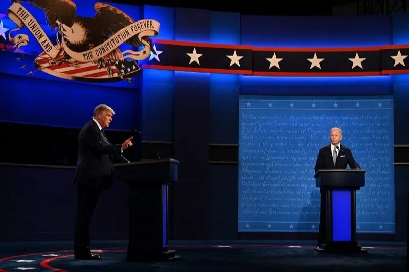 Imagem ilustrativa da imagem Trump e Biden trocam ataques pessoais e mantêm civilidade em último debate duro