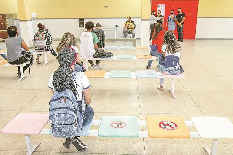Imagem ilustrativa da imagem Maioria das famílias não libera a volta de alunos nas escolas estaduais