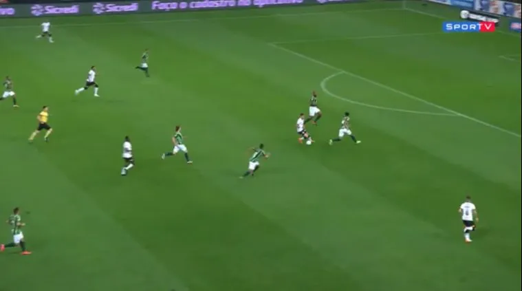 Imagem ilustrativa da imagem Corinthians leva gol no fim e perde do América-MG na Copa do Brasil. Veja o gol
