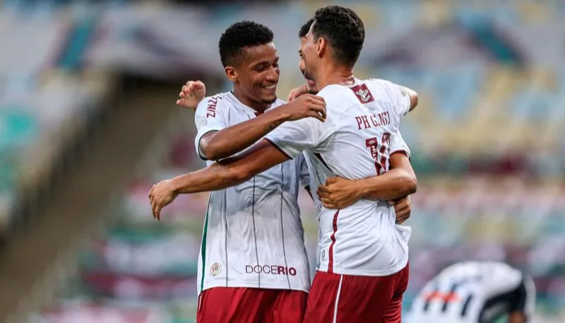 Imagem ilustrativa da imagem Fluminense vence Santos e entra no G4 do Brasileiro