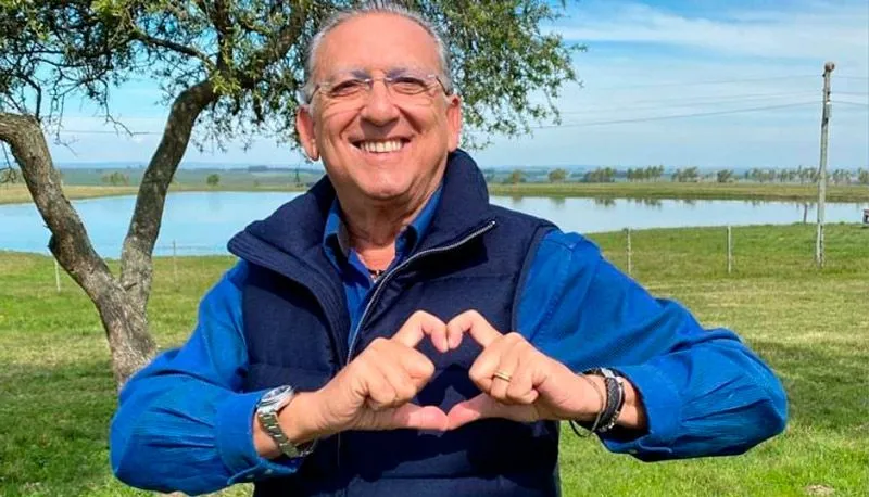 Imagem ilustrativa da imagem Galvão Bueno pressiona Globo para voltar a narrar futebol