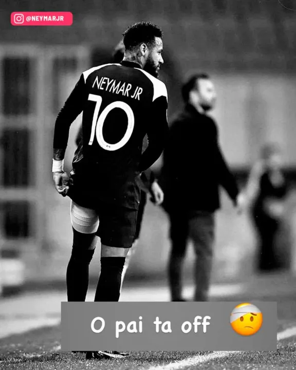 Imagem ilustrativa da imagem Neymar deixa campo machucado em dia de vitória do PSG: "Pai tá off"