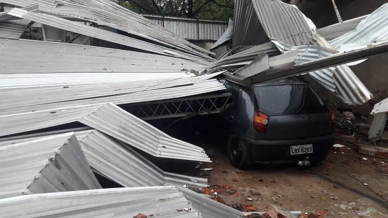Imagem ilustrativa da imagem Tempestade e vendaval causam destruição na Região do Caparaó