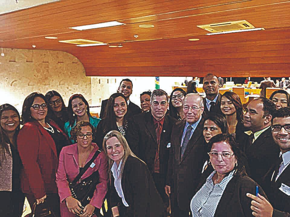 Equipe profissional do Cesv: além de aulas de Direito e Letras, instituição oferece atendimento