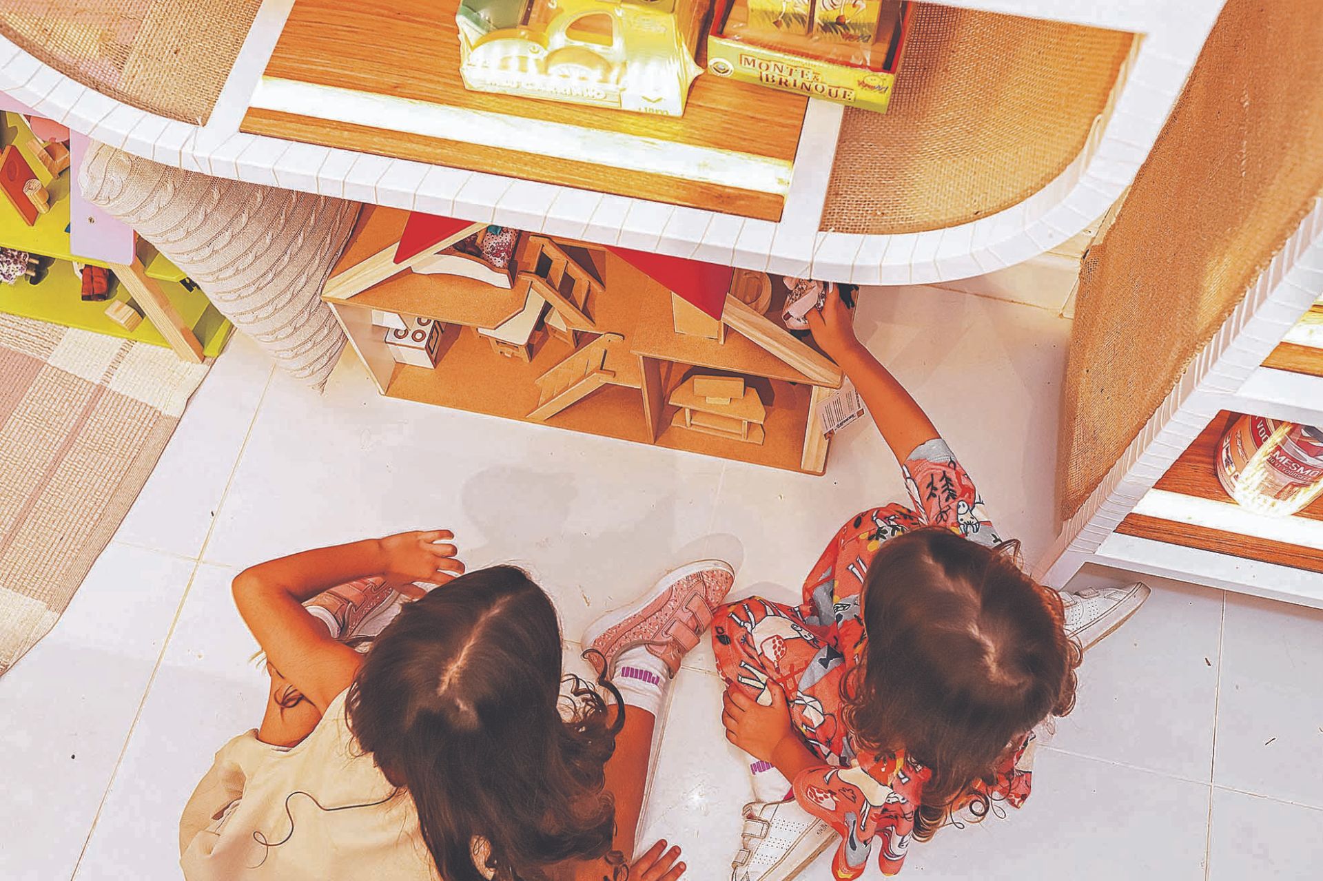 Uso de brinquedos favorece a inteligência, a capacidade de expressão, a coordenação motora e o raciocínio lógico