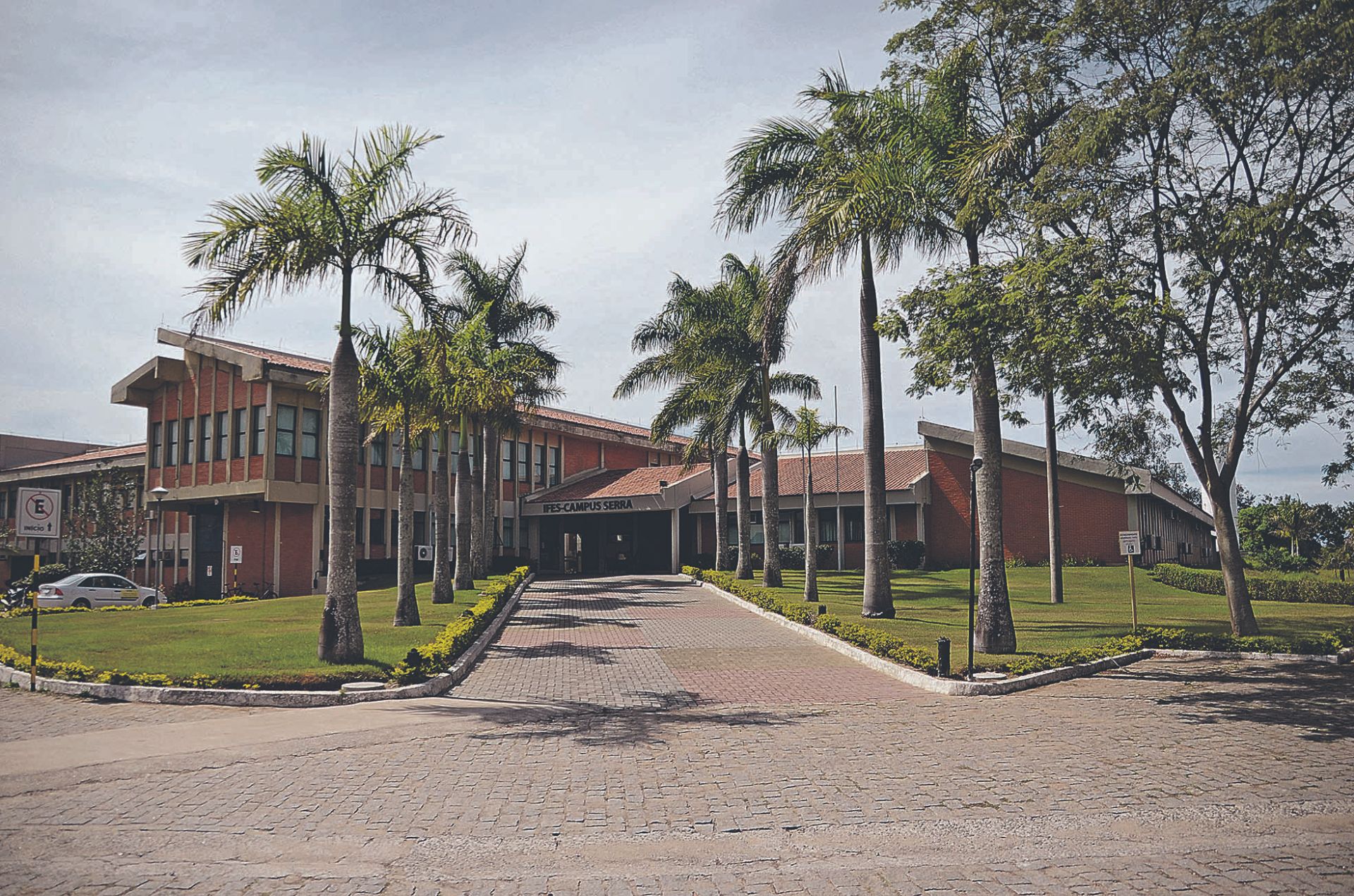 Fachada do Campus do Ifes na Serra: ensino com segurança e qualidade