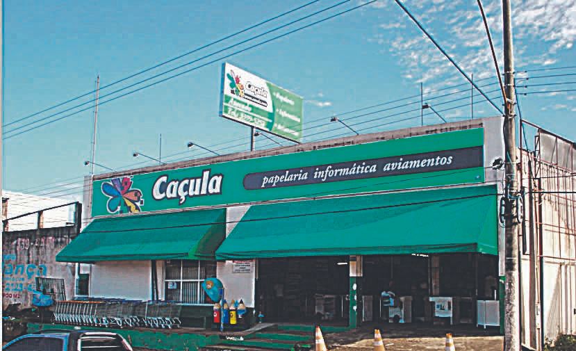 Localizada na avenida Carlos Lindenberg, empresa oferece artigos de papelaria, informática e aviamentos