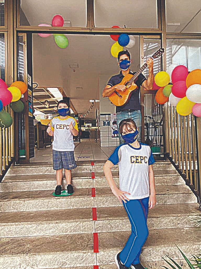 Escola adota protocolos de segurança rígidos para evitar contaminação