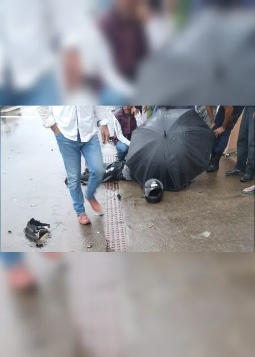 Imagem ilustrativa da imagem Motociclista fica ferido após ser atingido por carro dirigido por adolescente